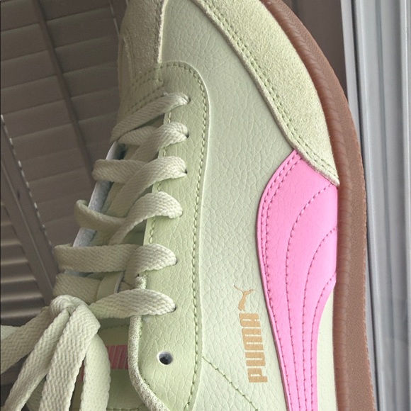 NWOT Puma Women's Mint Green and Pink Sneakers - Picture 10 of 10